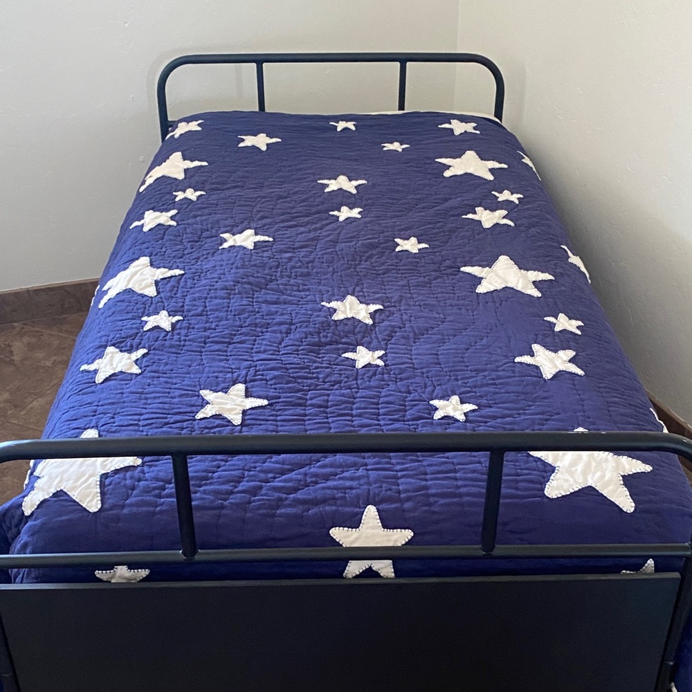 Pottery Barn Kids Twin Navy and White Star Quilt